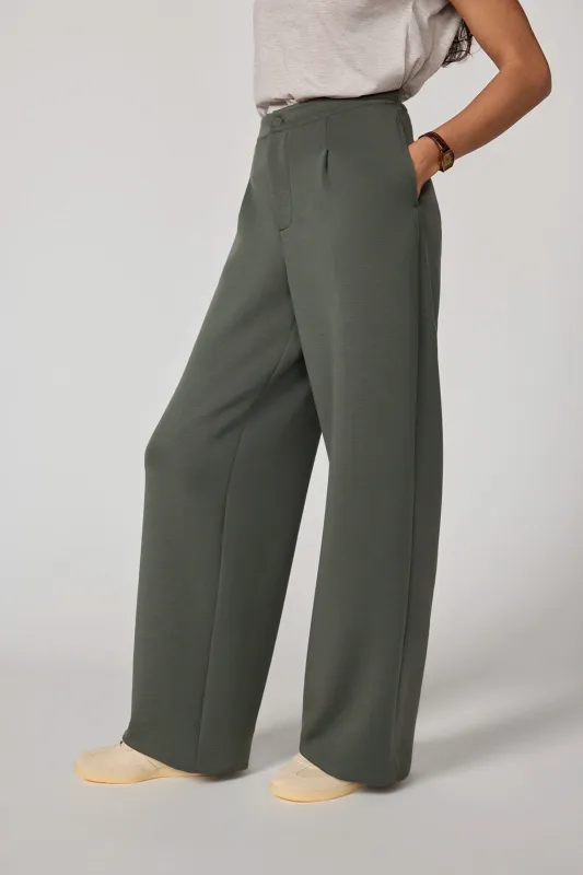 Dreamweave™ Pleated Pant - Kambaba sold by MPG