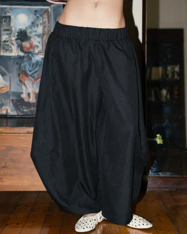 The Volume Pants - Black made by Myne