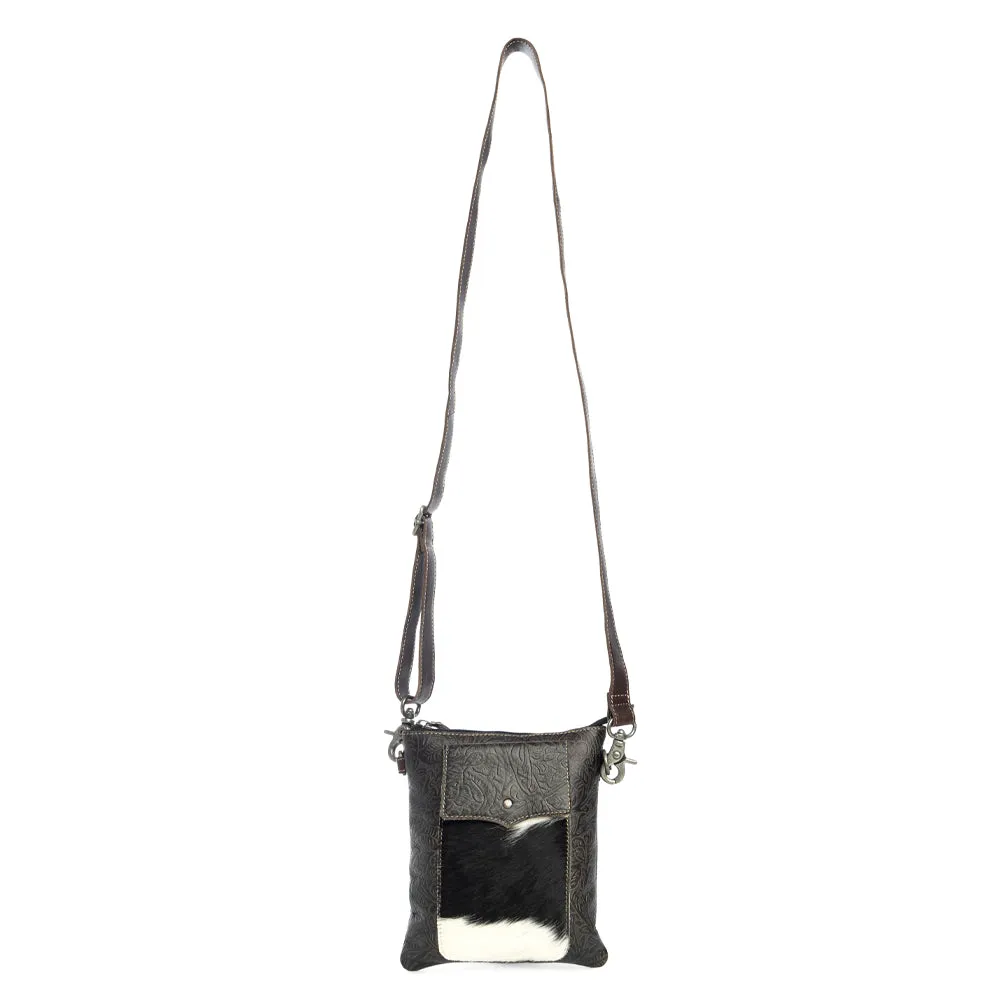 Wonder Trail Shoulder Bag in Ebony sold by Myra Bag product image thumbnail 2