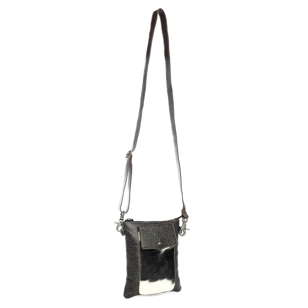 Wonder Trail Shoulder Bag in Ebony sold by Myra Bag product image thumbnail 3