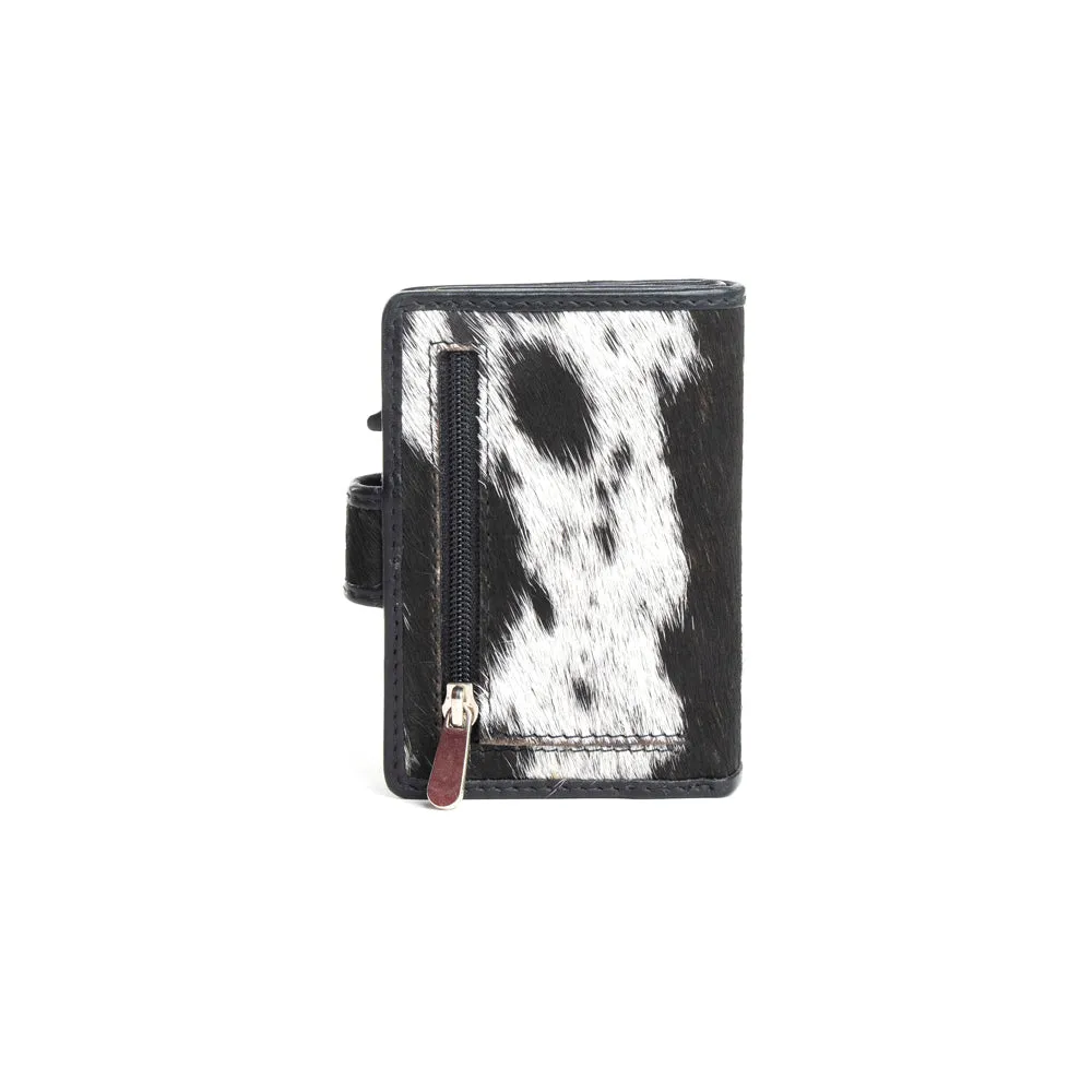 Mesa Maverick RFID Credit Card Holder in Black & White sold by Myra Bag product image thumbnail 3