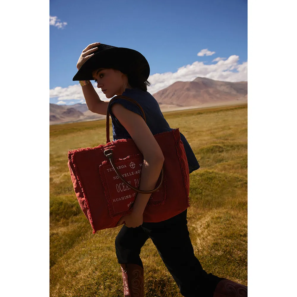 L'Atlantique Weekender in Salmon sold by Myra Bag product image thumbnail 5