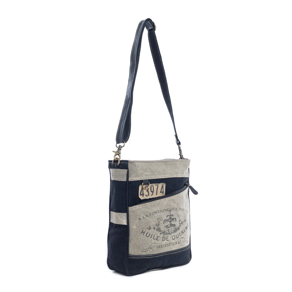De Quinine Shoulder Bag sold by Myra Bag product image thumbnail 2