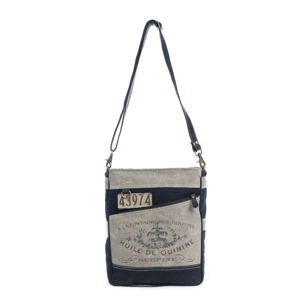 De Quinine Shoulder Bag sold by Myra Bag product image thumbnail 3