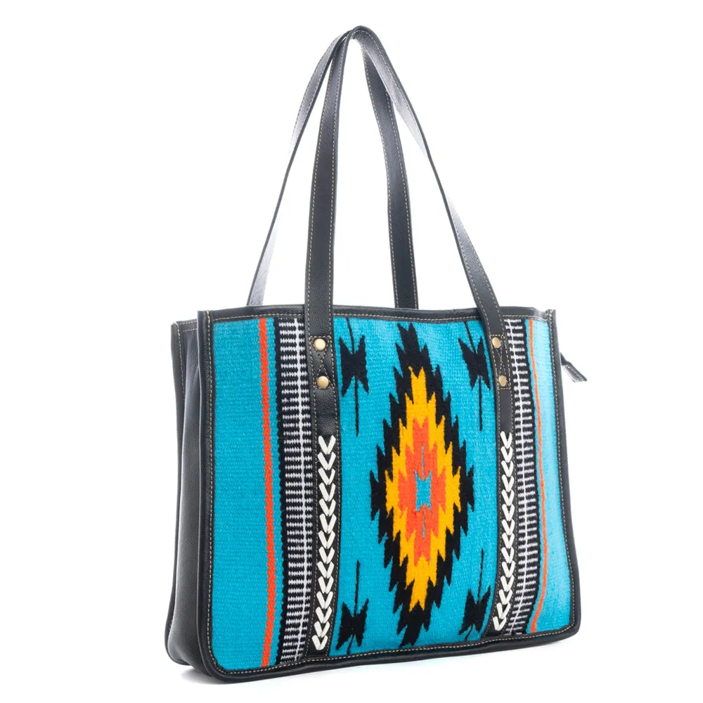 Questa Mesa Concealed-Carry Bag in Coal sold by Myra Bag product image thumbnail 2