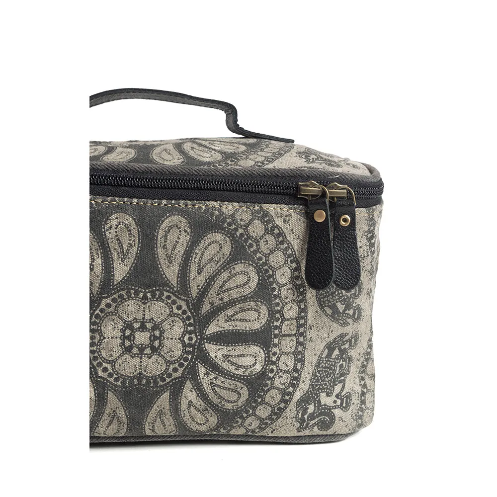 Carmela Toiletries Bag sold by Myra Bag product image thumbnail 4