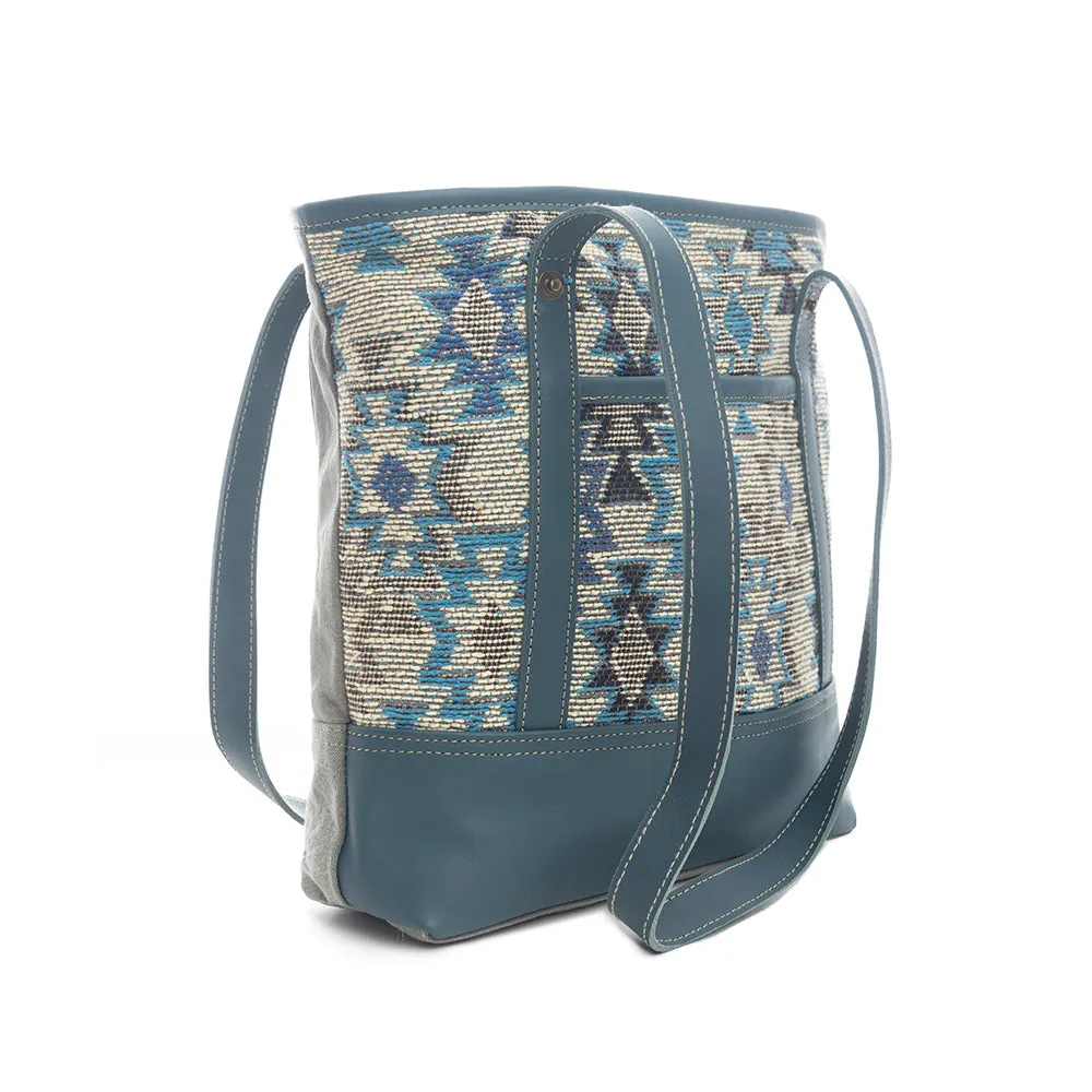 Zephyr Mesa Concealed-carry Bag sold by Myra Bag product image thumbnail 3