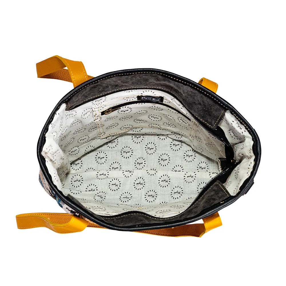 Zonta Mesa Concealed-Carry Bag sold by Myra Bag product image thumbnail 4