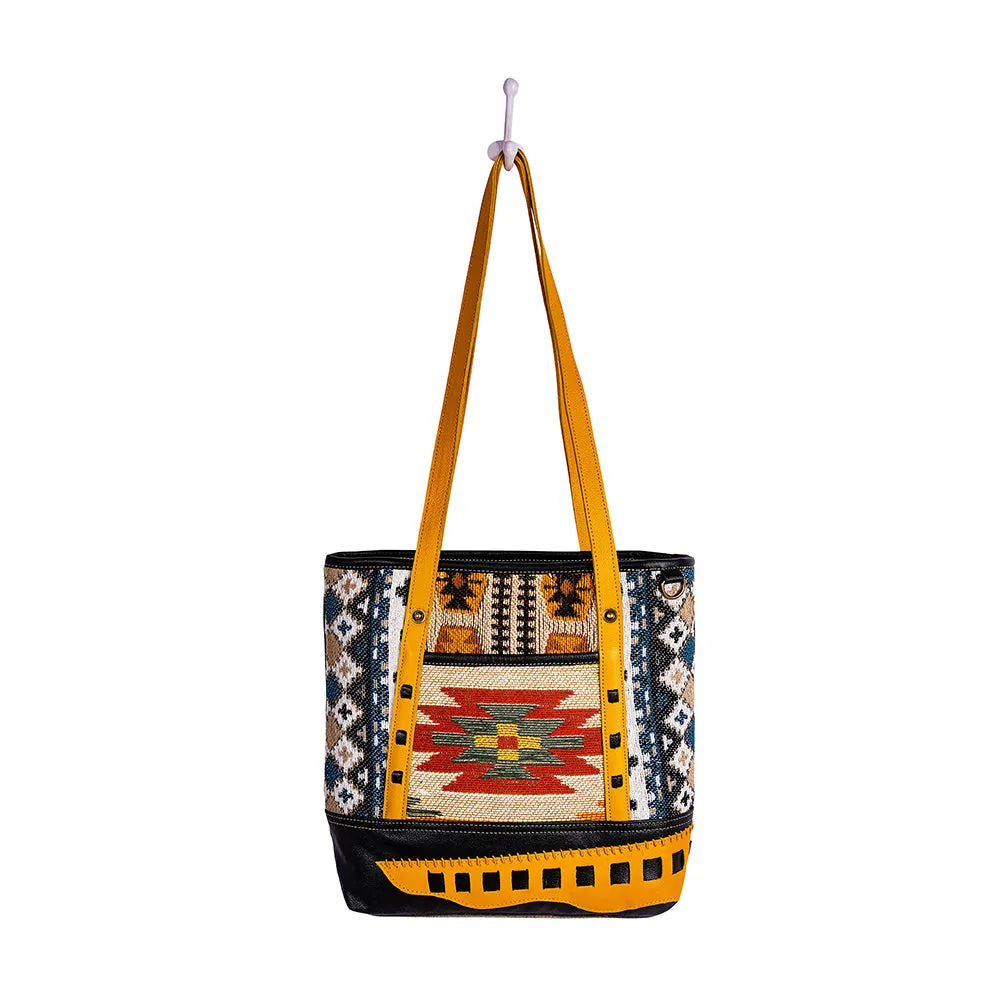 Zonta Mesa Concealed-Carry Bag sold by Myra Bag product image thumbnail 5