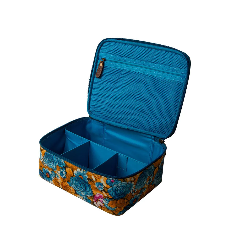 Crest Blooms Make-up Kit sold by Myra Bag product image thumbnail 5