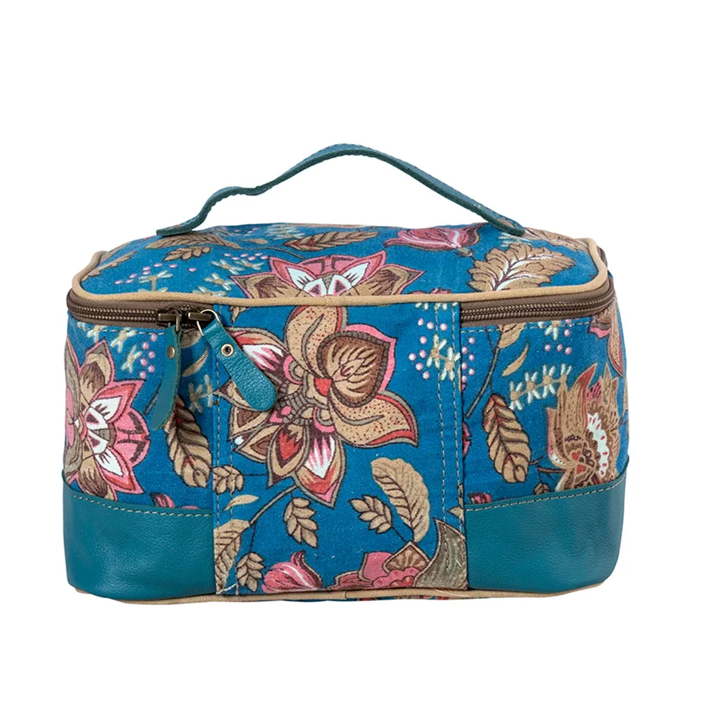 Bethlander Trail Make-Up Kit sold by Myra Bag product image thumbnail 3