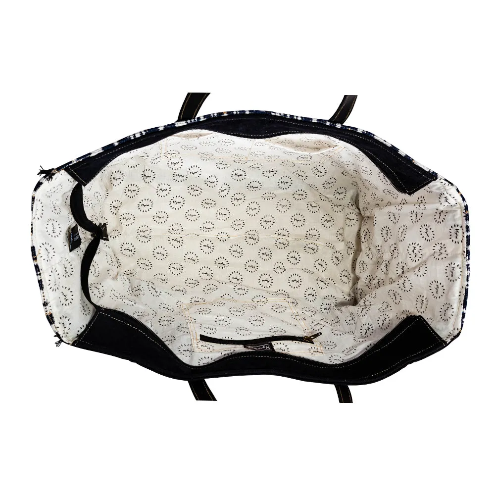 Jenson Bluff Trail Small & Crossbody Bag sold by Myra Bag product image thumbnail 4