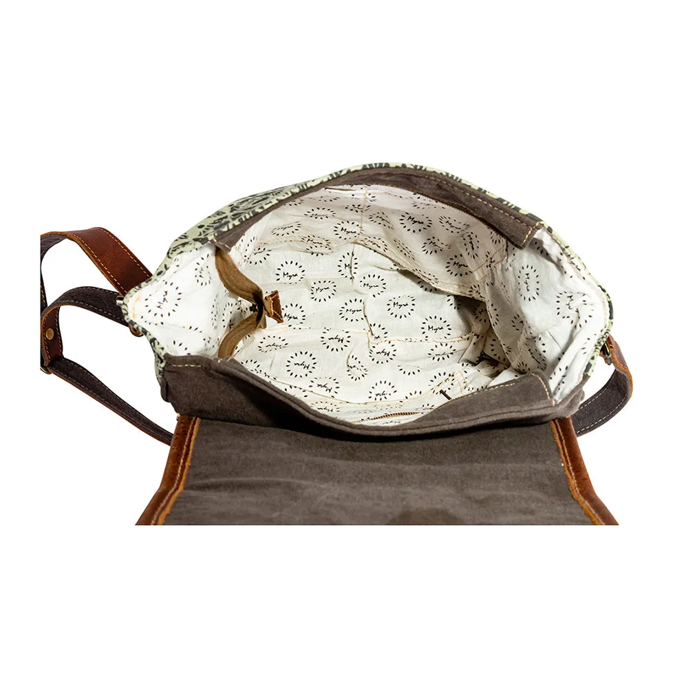 Le Medallion Shoulder Bag sold by Myra Bag product image thumbnail 4