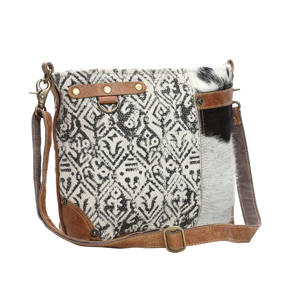 Hairon And Cotton Rug Shoulder Bag sold by Myra Bag product image thumbnail 2
