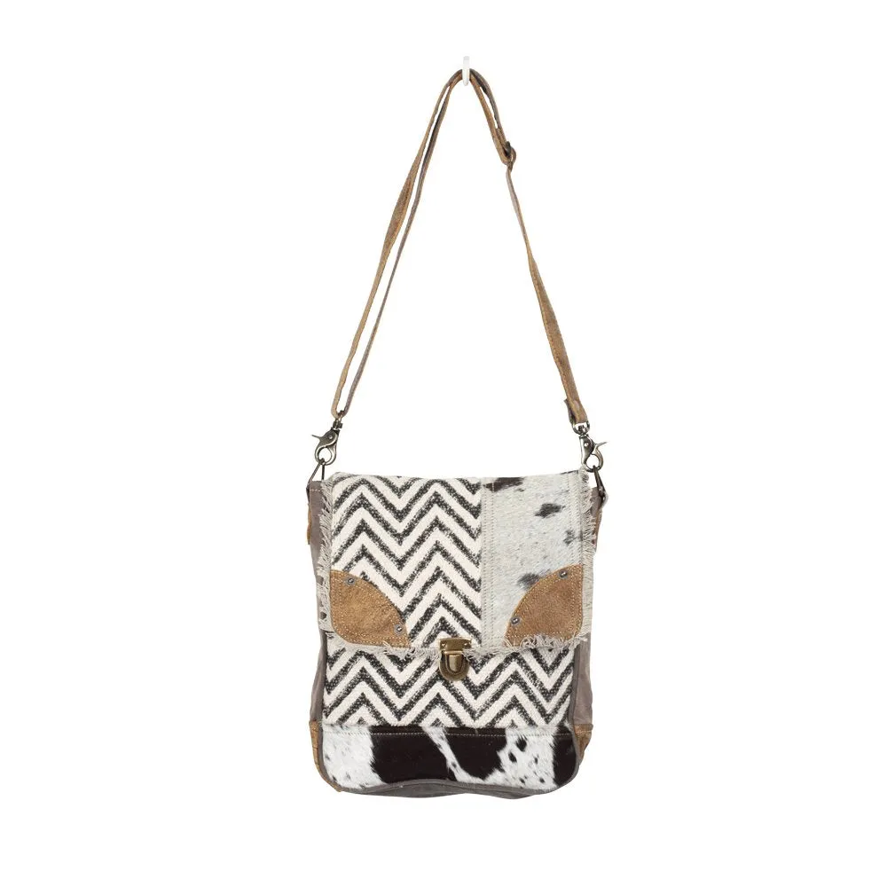 Rug & Patches Design Shoulder Bag sold by Myra Bag product image thumbnail 4