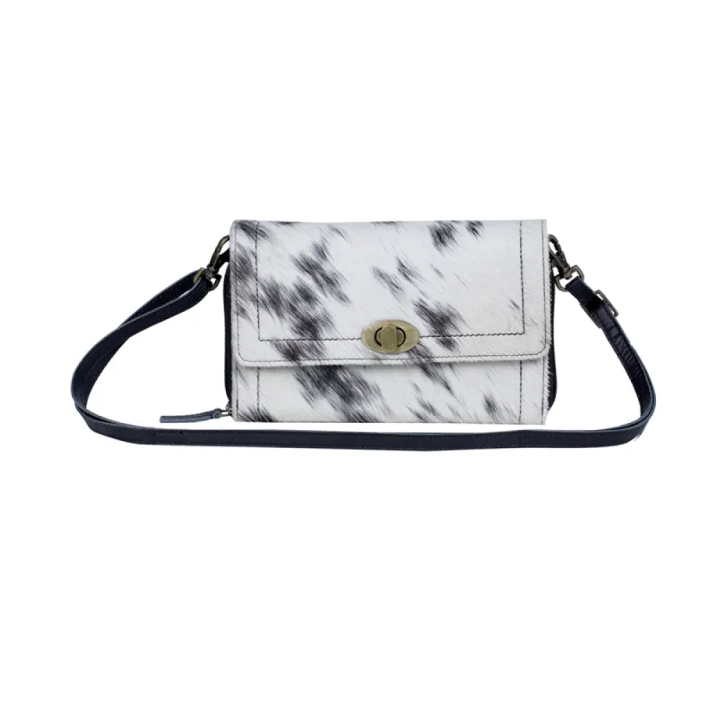 Marginal Wallet sold by Myra Bag