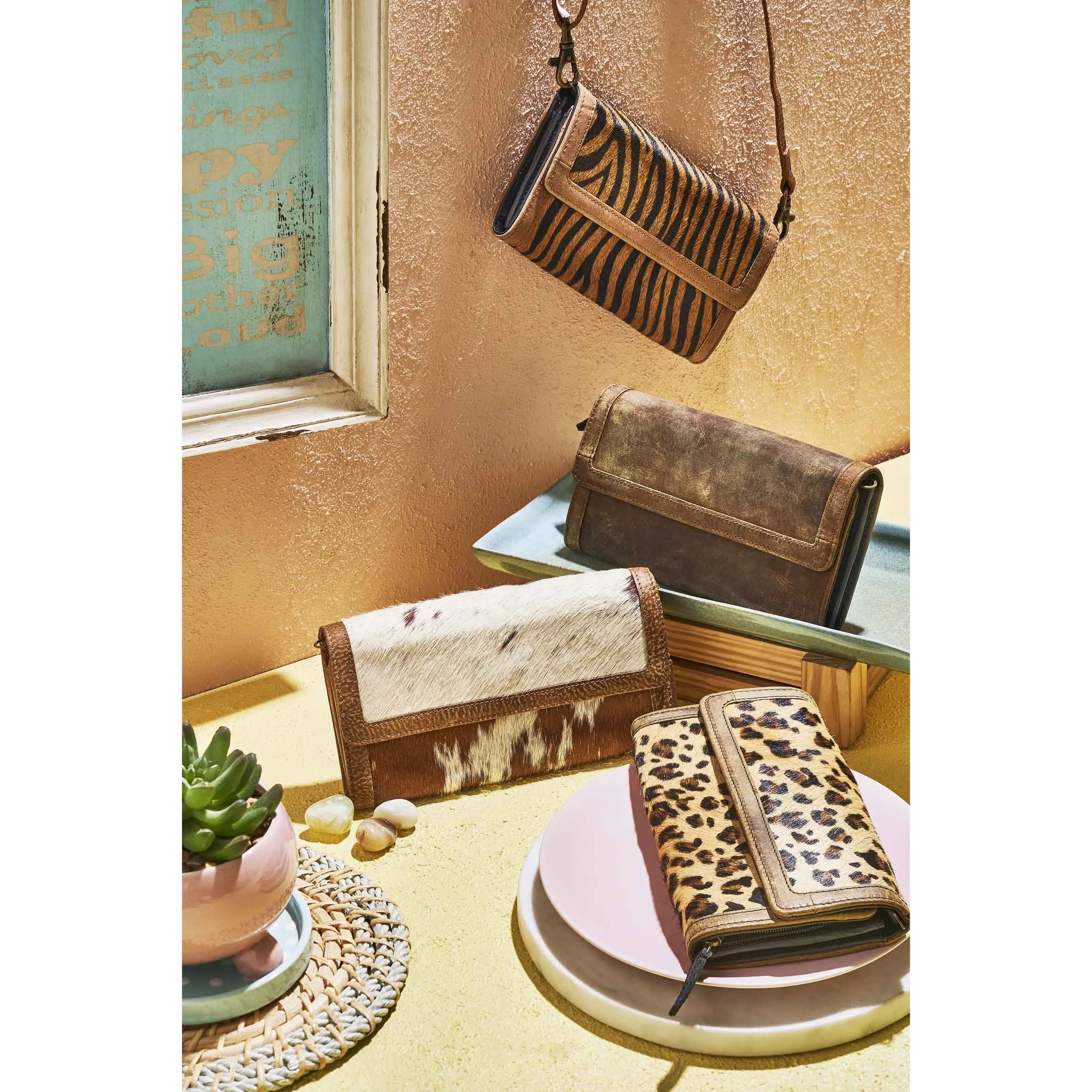 Evaluate Wallet sold by Myra Bag product image thumbnail 5