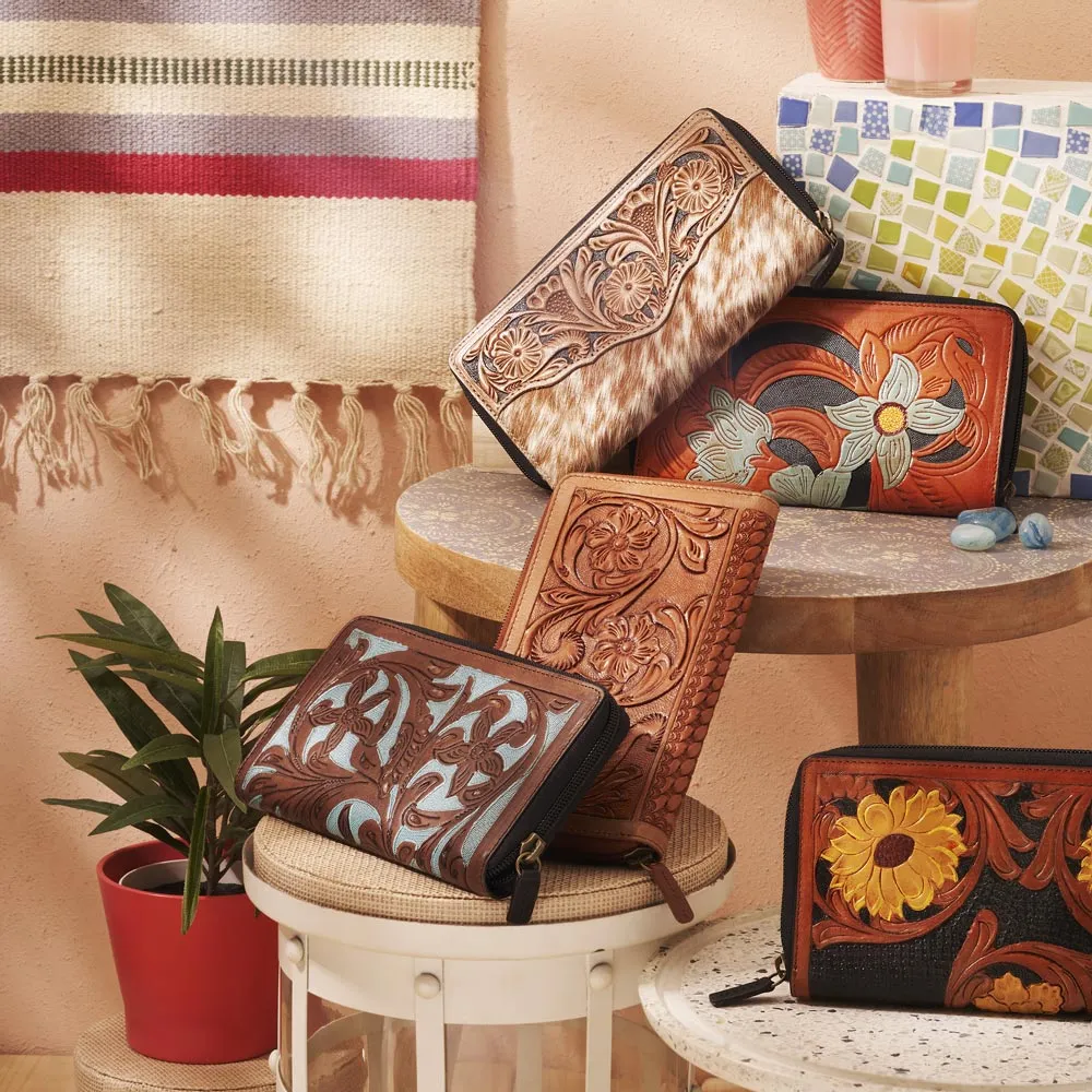 Pharos Wallet sold by Myra Bag product image thumbnail 5