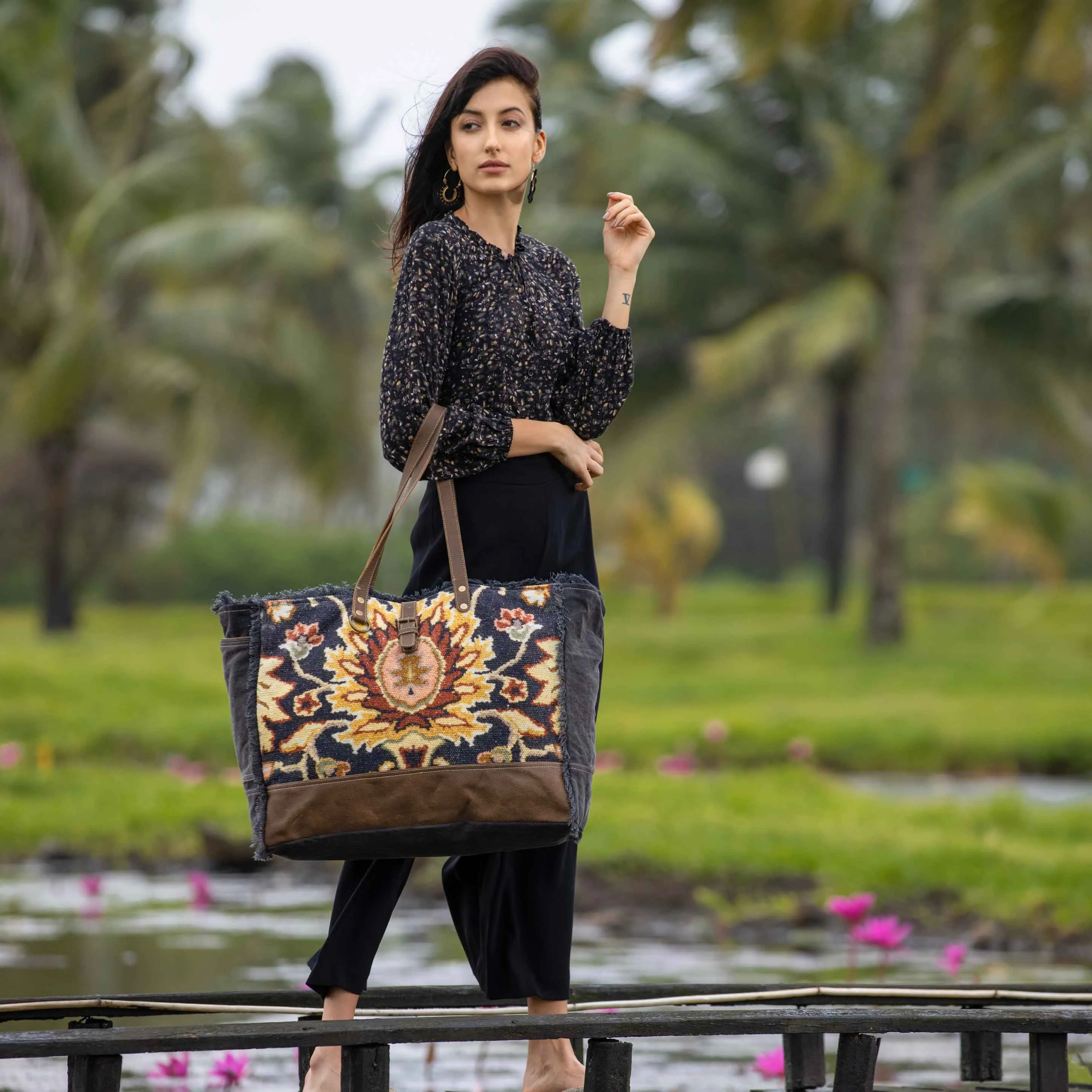 BLACK FERN WEEKENDER BAG sold by Myra Bag product image thumbnail 5
