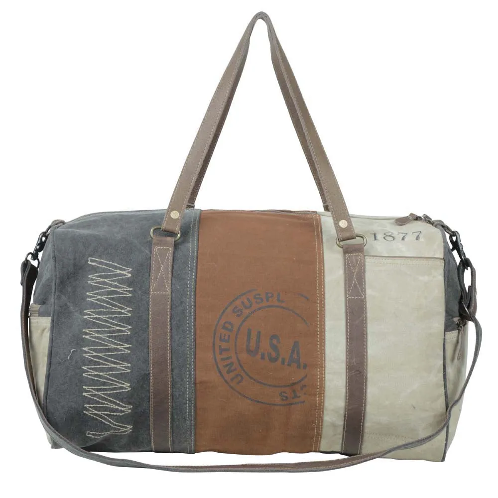 Neutral aesthetic traveller bag sold by Myra Bag