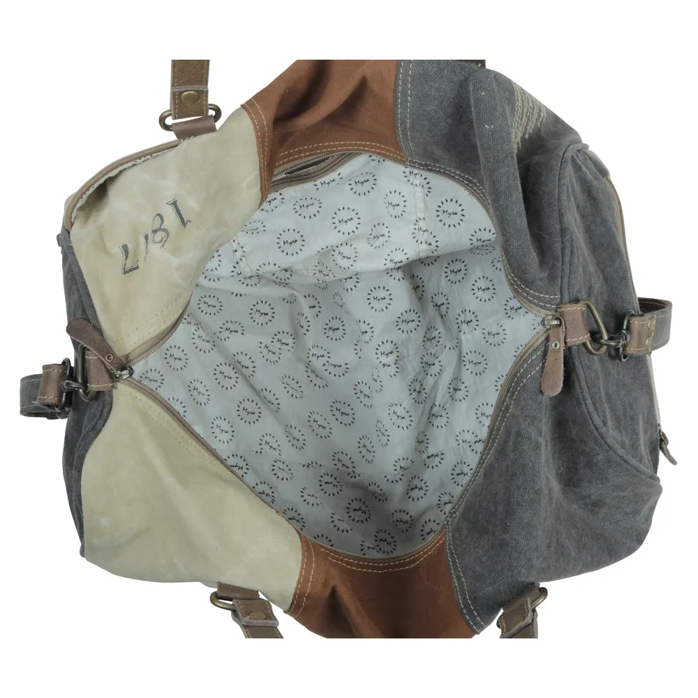 Neutral aesthetic traveller bag sold by Myra Bag product image thumbnail 2