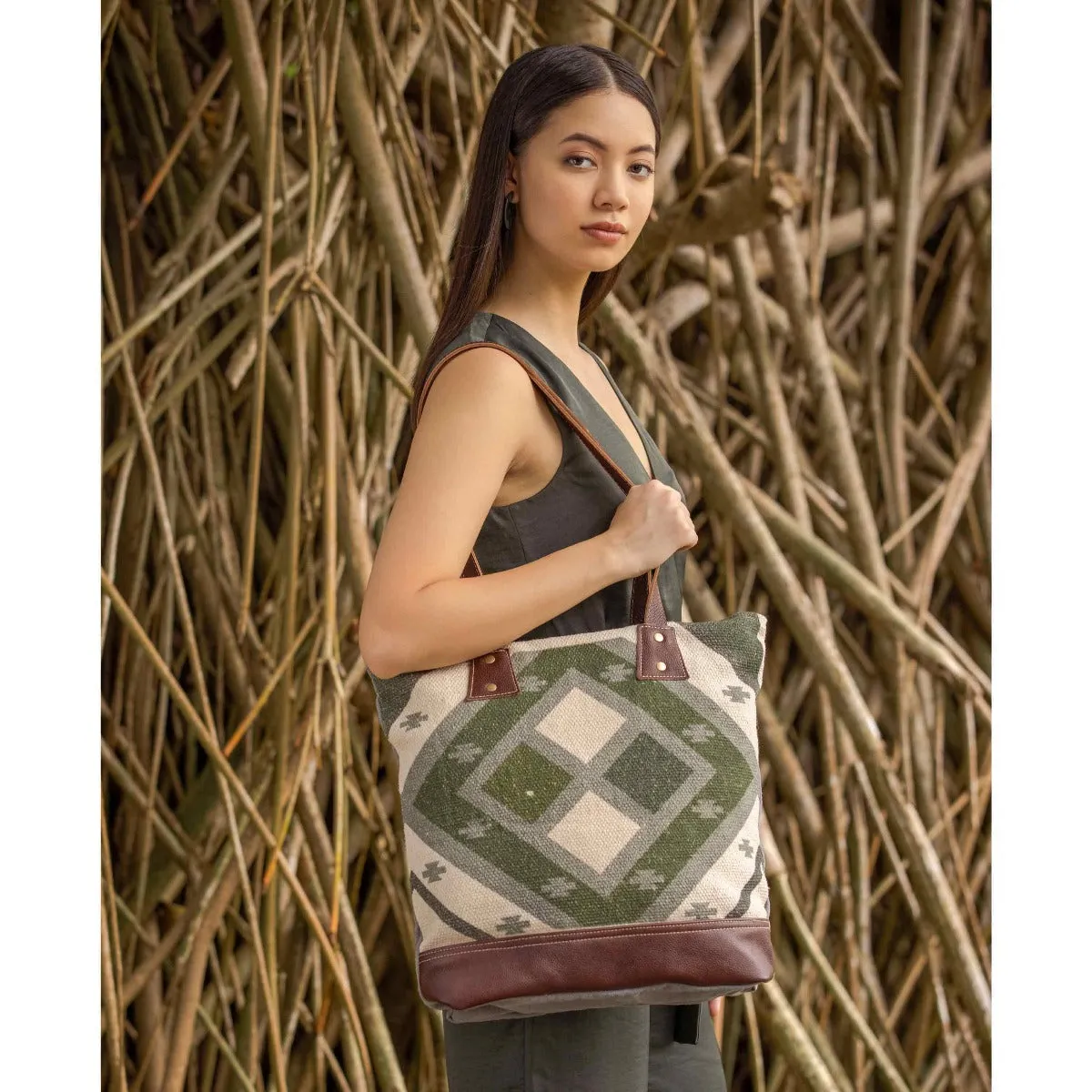 Checkered Tote Bag sold by Myra Bag product image thumbnail 5