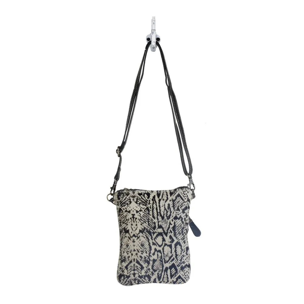 Best Buddy hairon bag sold by Myra Bag product image thumbnail 4