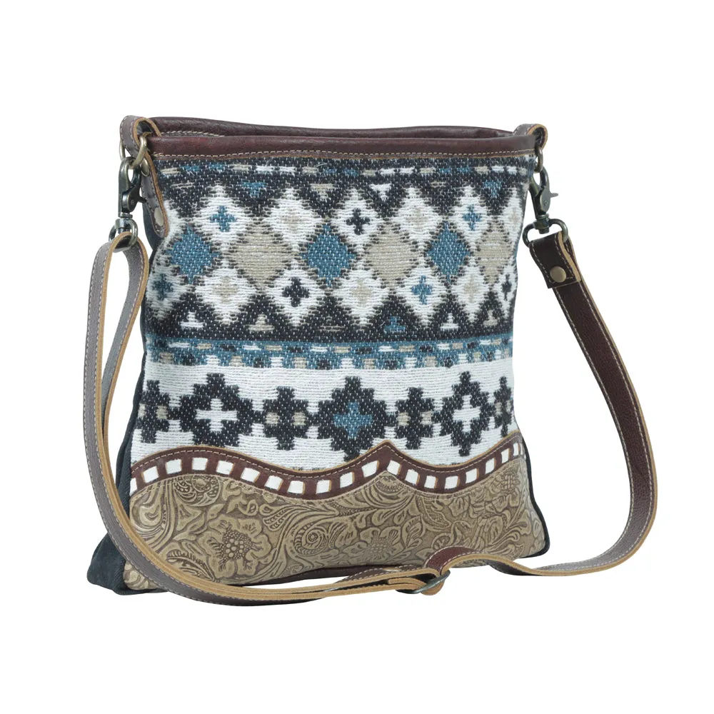 Kingly Shoulder Bag sold by Myra Bag product image thumbnail 2