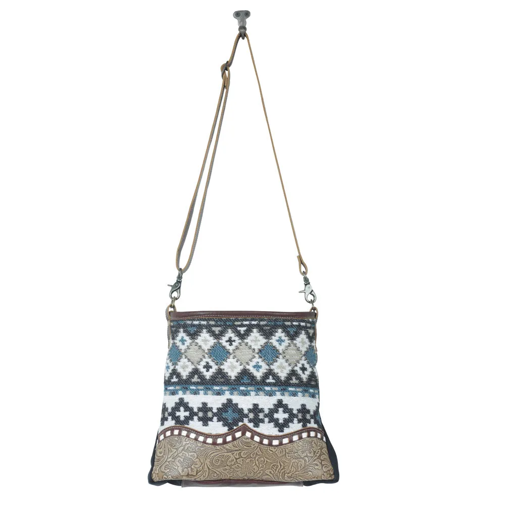 Kingly Shoulder Bag sold by Myra Bag product image thumbnail 4