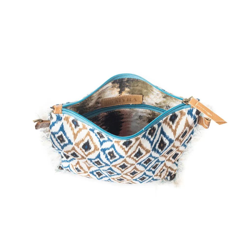 Beautiful Tapestry Crossbody Bag In Blue sold by Myra Bag product image thumbnail 3