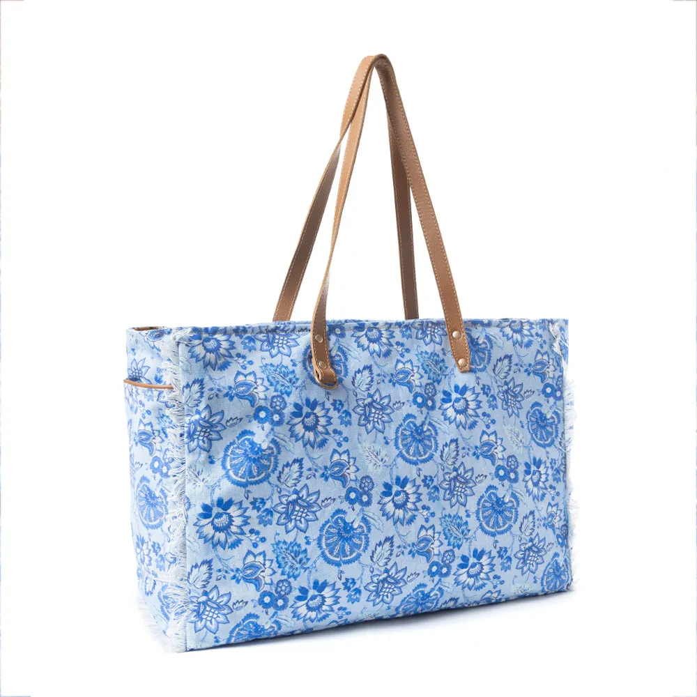 Delft Garden Weekender Bag Variant Combo sold by Myra Bag product image thumbnail 3