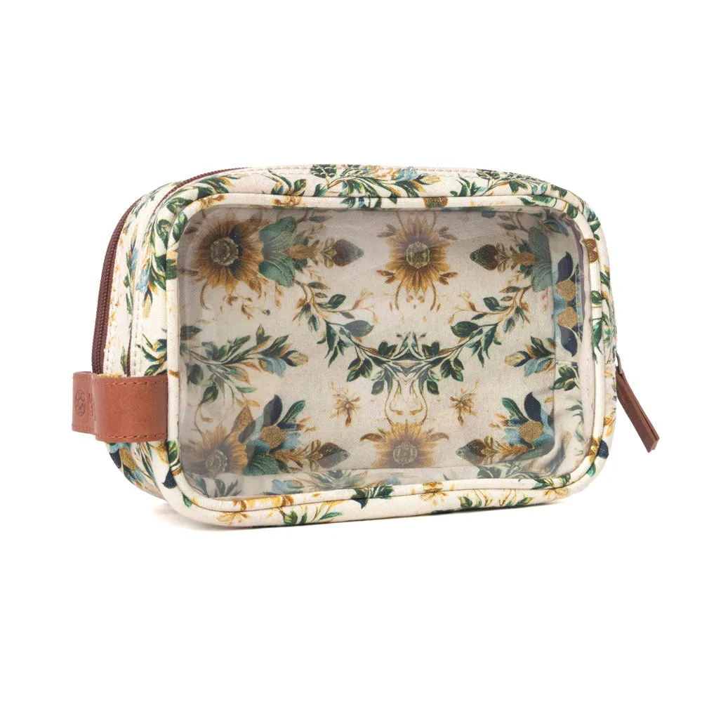 Willow Grove Cotton & Plastic Men's Shaving Kit in Sage Linen sold by Myra Bag product image thumbnail 2