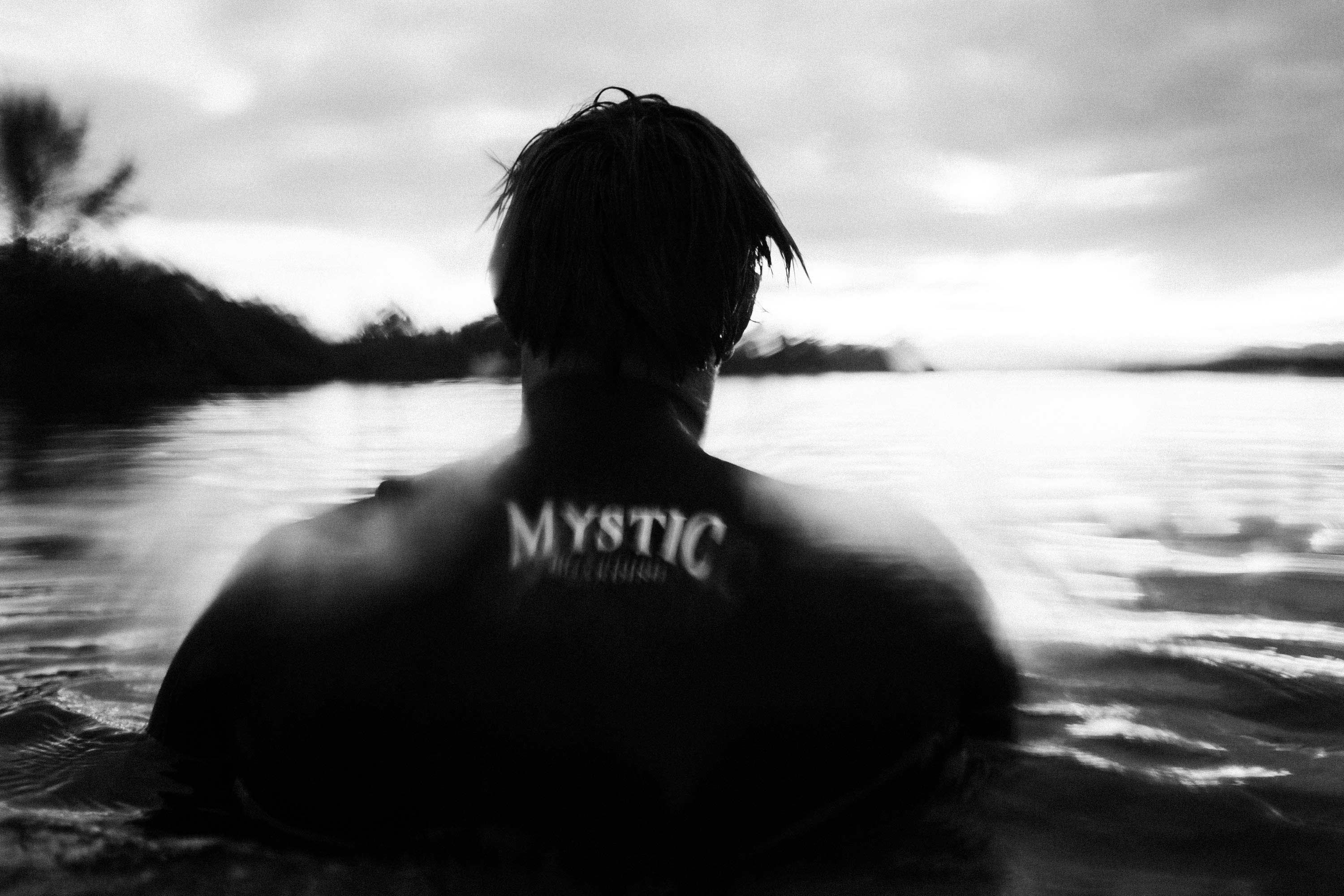 The One Fullsuit 3/2mm Zipfree sold by Mystic product image thumbnail 5