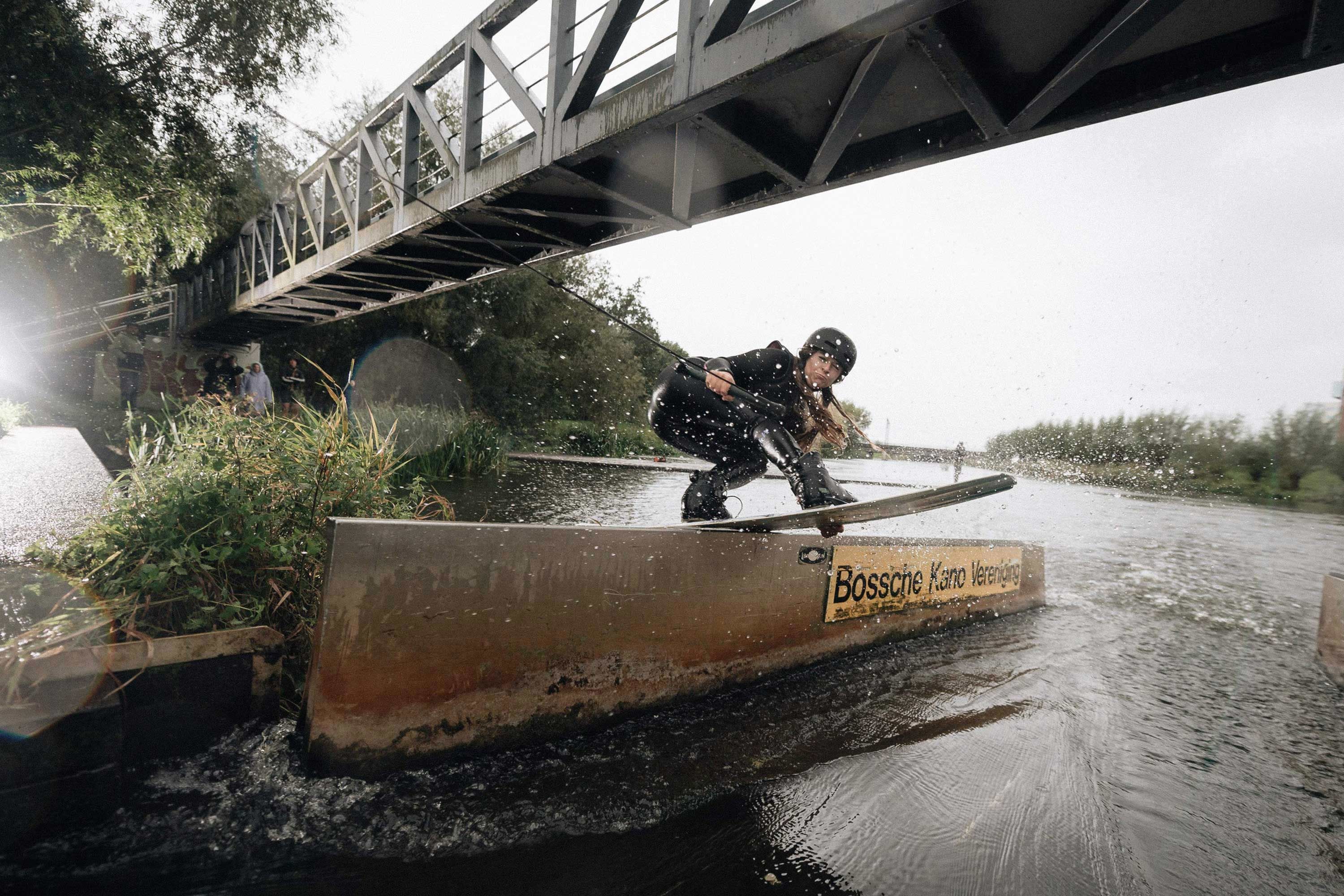 The One Fullsuit 4/3mm Zipfree Women sold by Mystic product image thumbnail 10