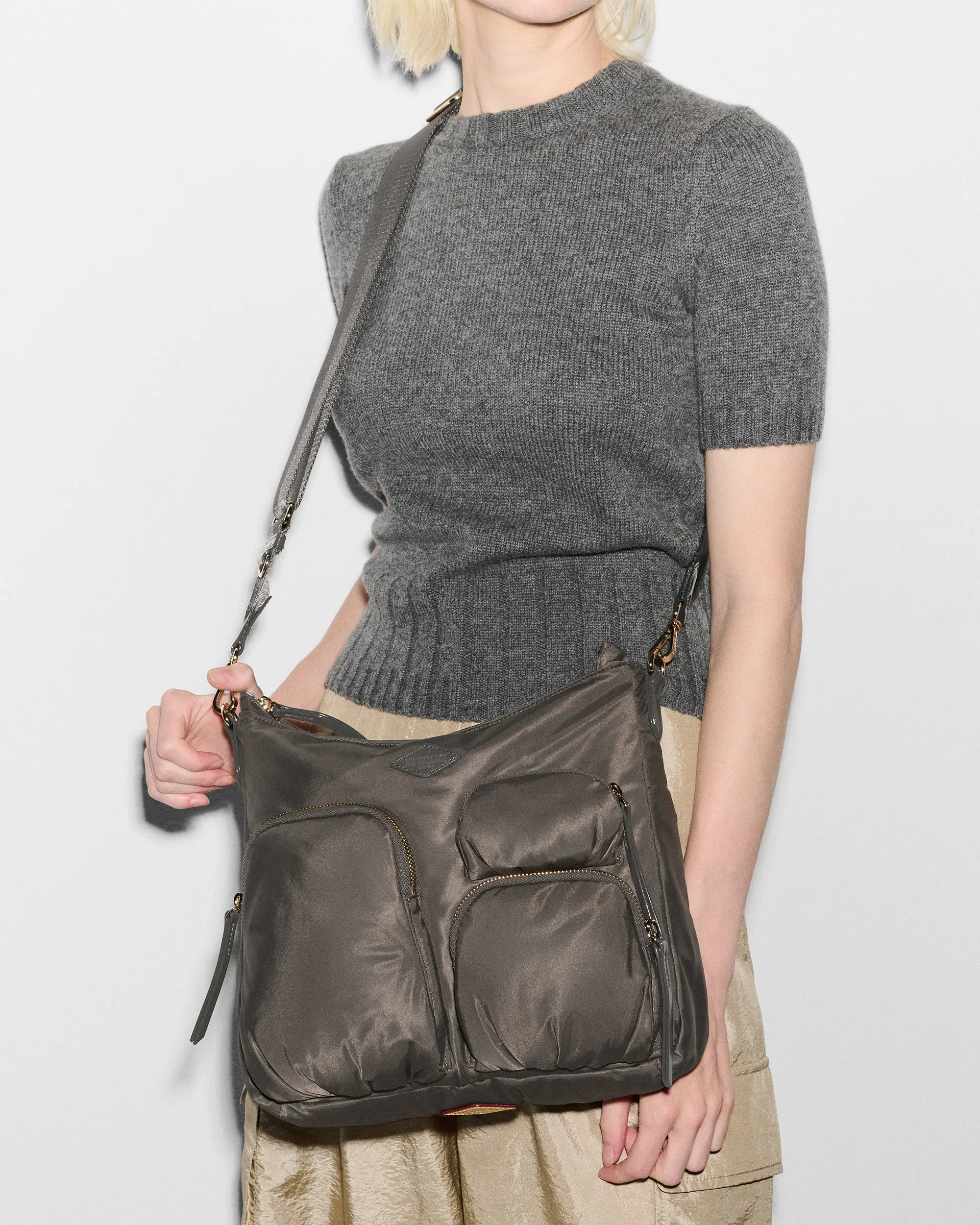 Magnet Chelsea Hobo sold by MZ Wallace product image thumbnail 3