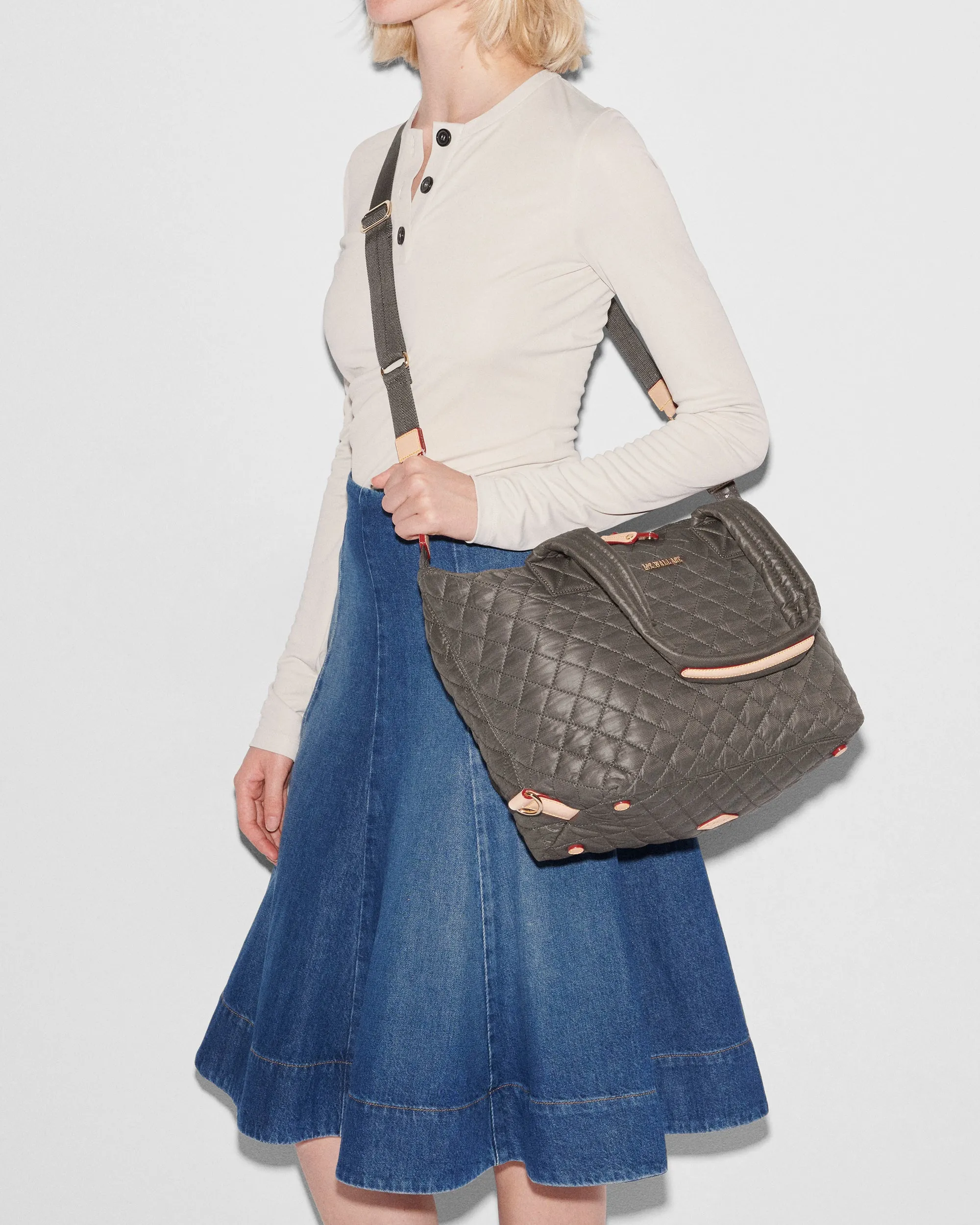 Magnet Medium Sutton Deluxe sold by MZ Wallace product image thumbnail 2