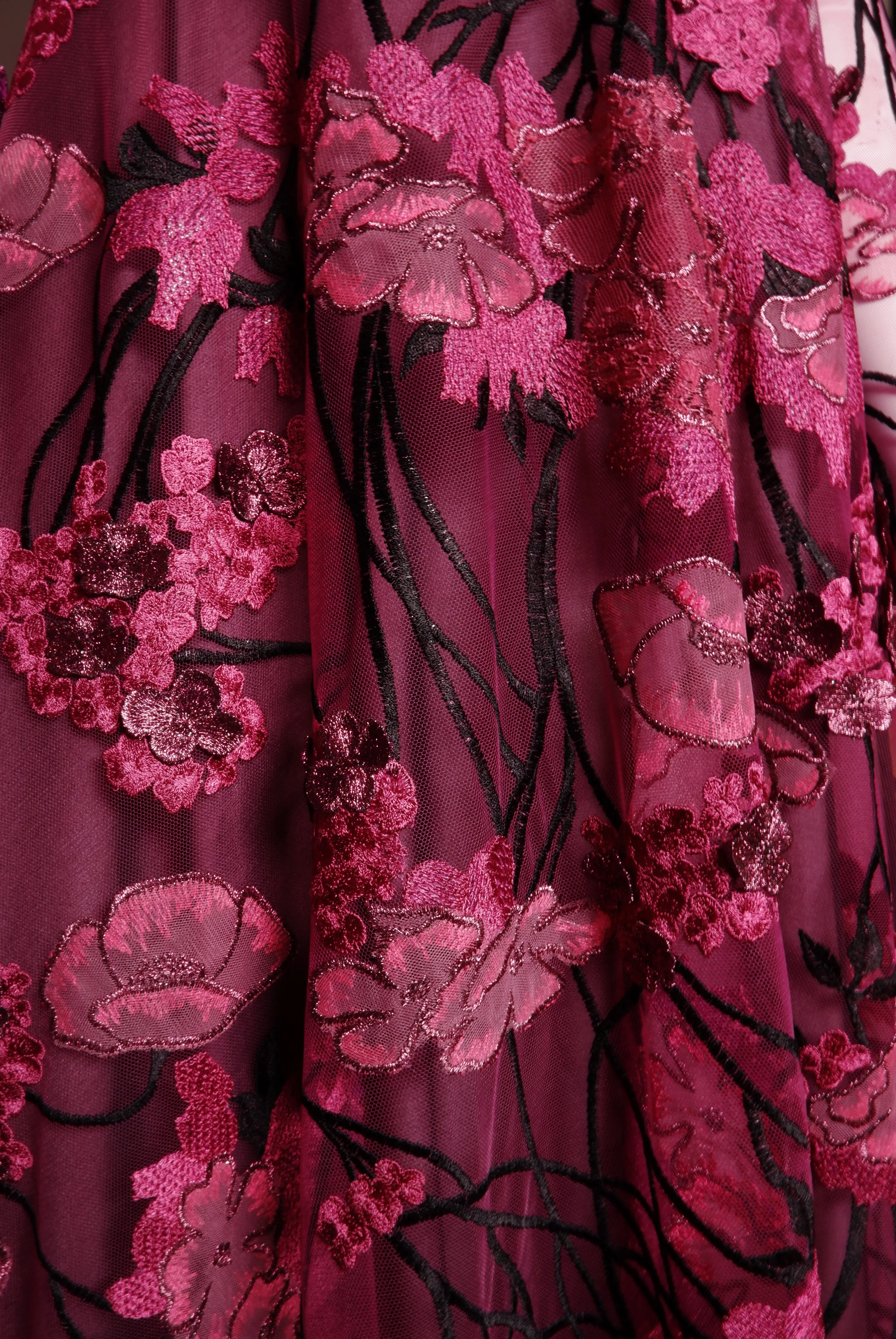 JEWEL NECK SHORT SLEEVE TEA-LENGTH DRESS sold by Naeem Khan product image thumbnail 3