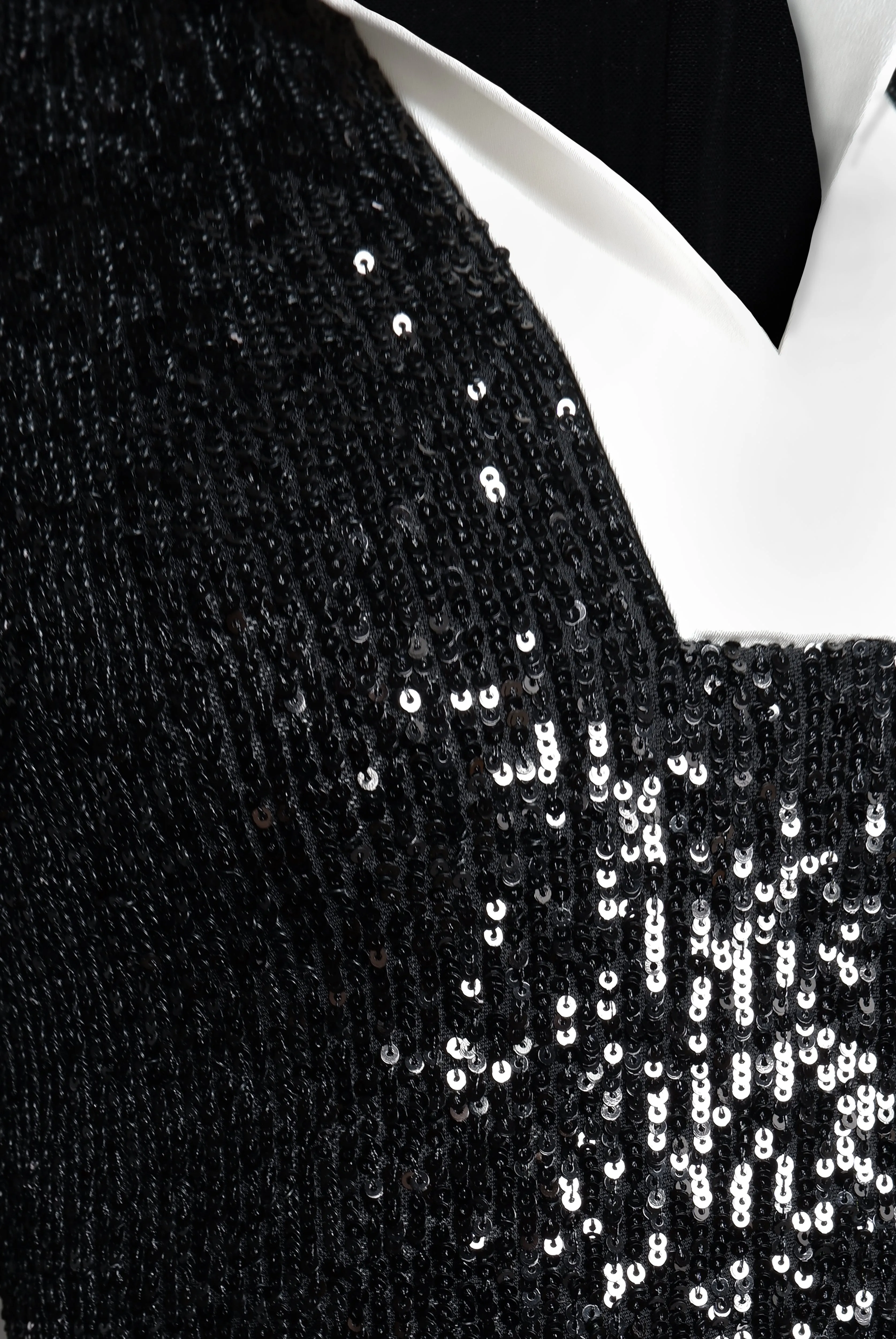 STRETCH SEQUIN LONG SLEEVE COLLARED GOWN sold by Naeem Khan product image thumbnail 4