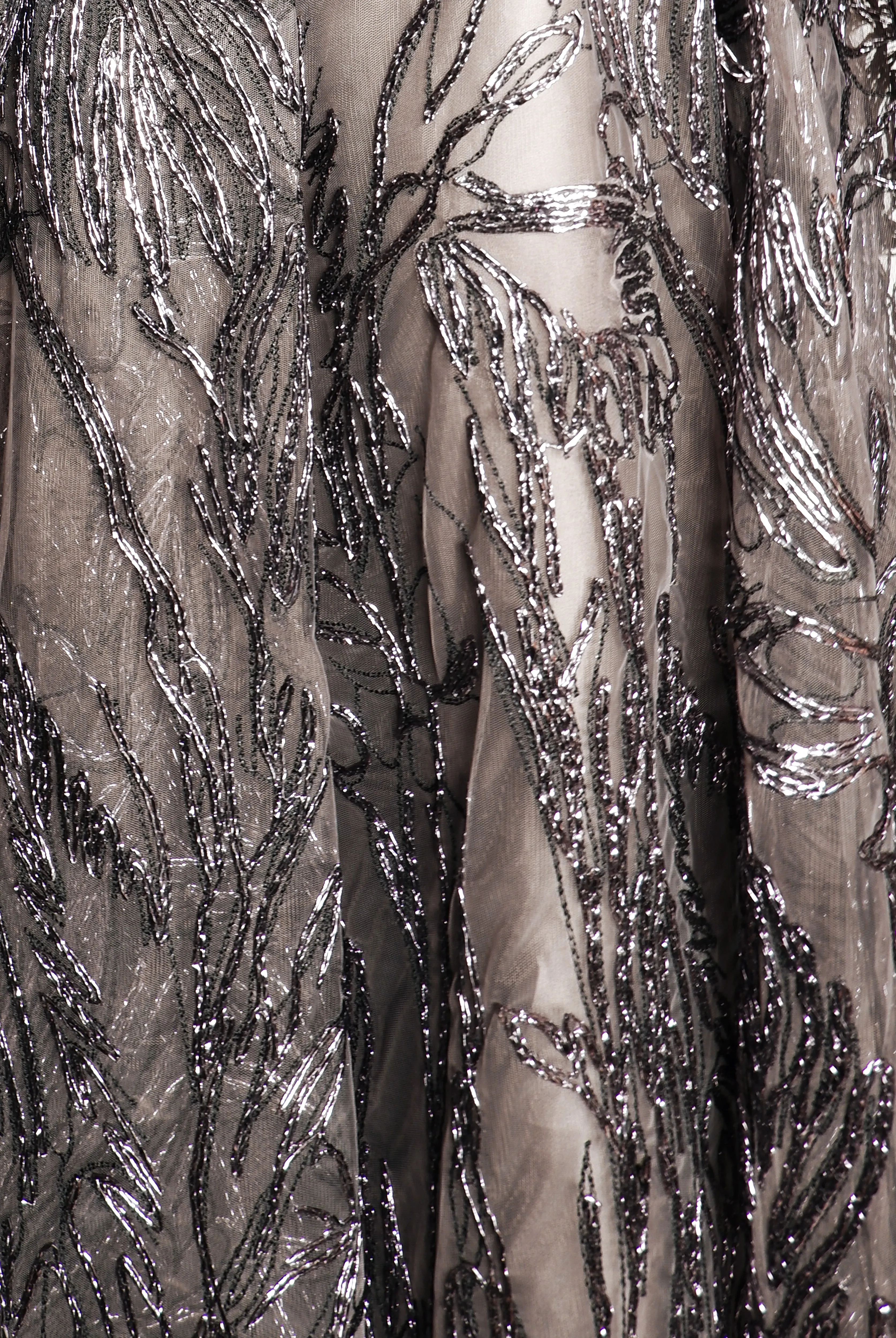 METALLIC RAFFIA V-NECK EMPIRE WAIST GOWN WITH TROMPE L'OEIL SKIRT sold by Naeem Khan product image thumbnail 4