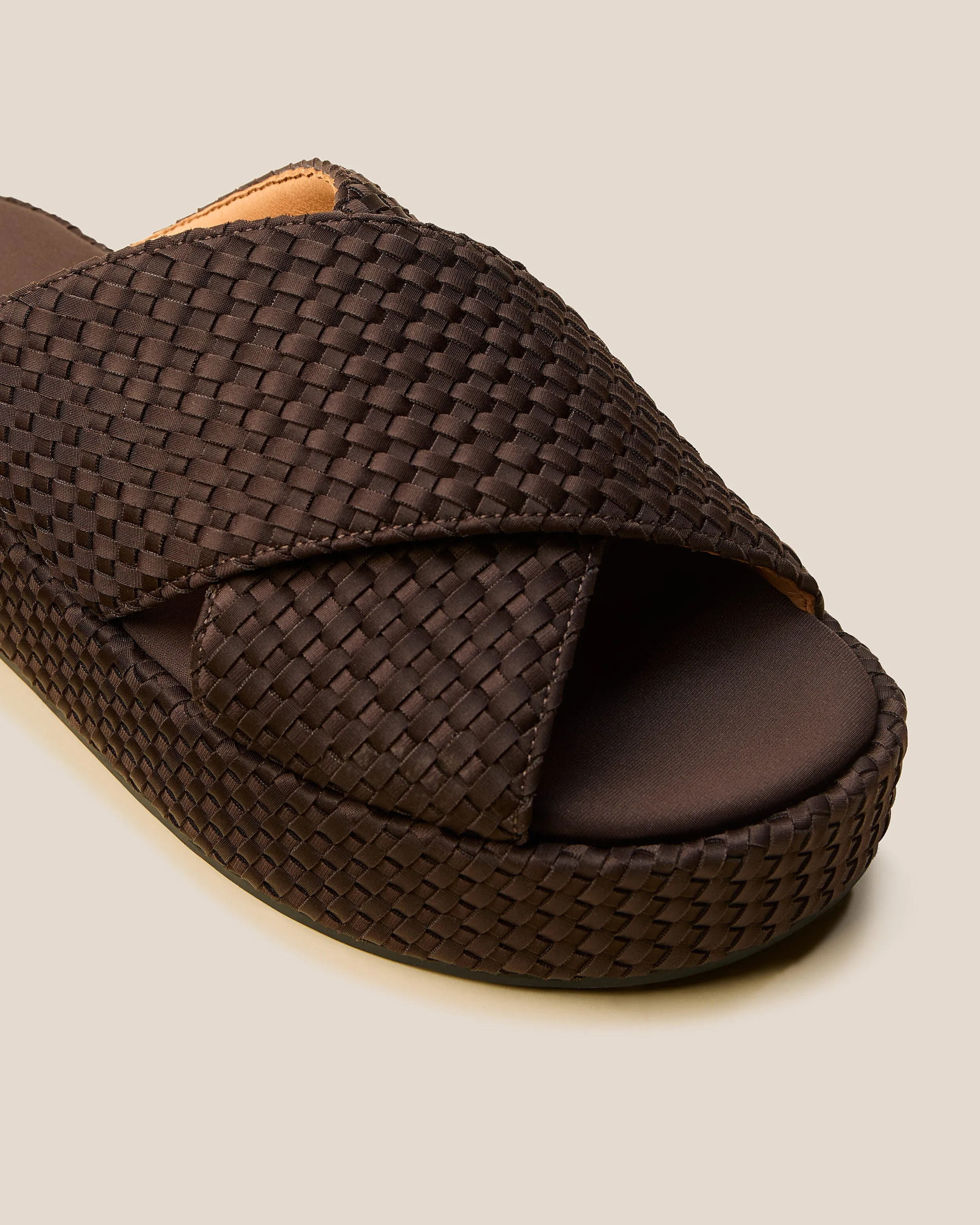 Laguna Platform | Chocolate sold by Naghedi product image thumbnail 2