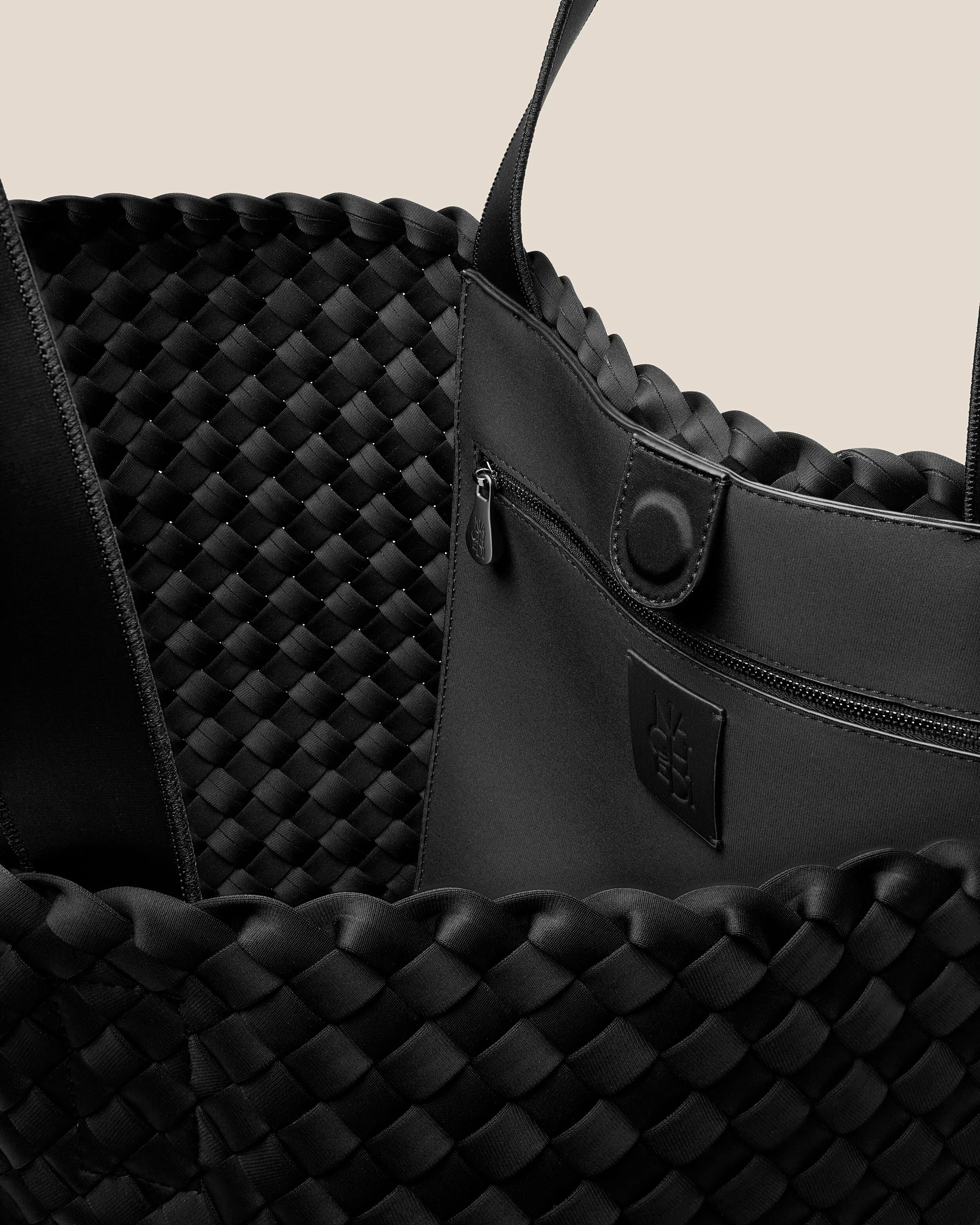 Como Large Tote | Onyx sold by Naghedi product image thumbnail 2