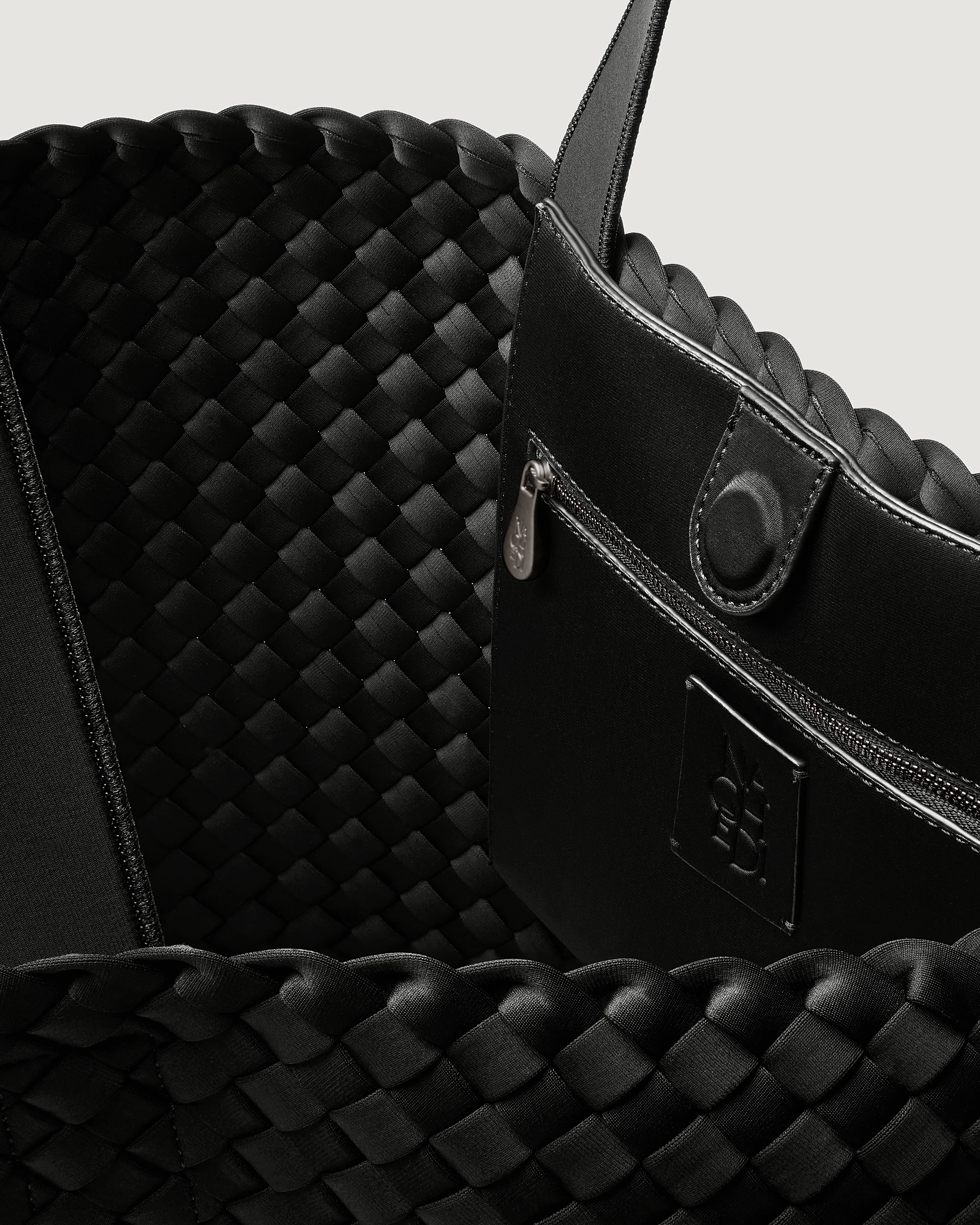 Como Medium Tote | Onyx sold by Naghedi product image thumbnail 2