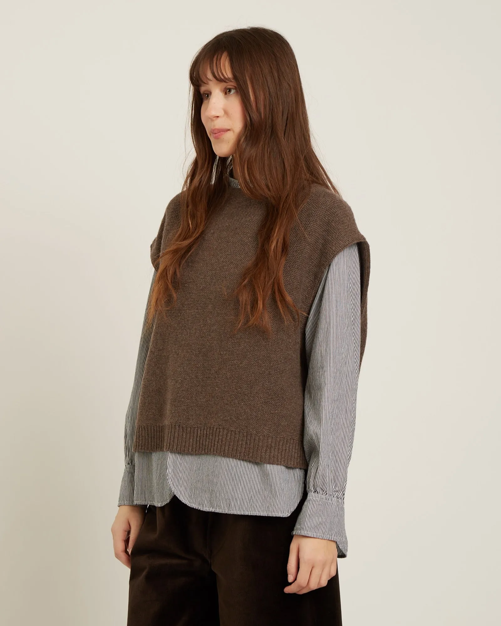 cardigan sans manches en laine NAHIDA sold by NAIF product image thumbnail 3