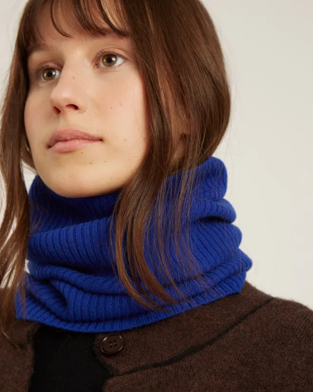 cache-cou en laine et cachemire EBBA sold by NAIF