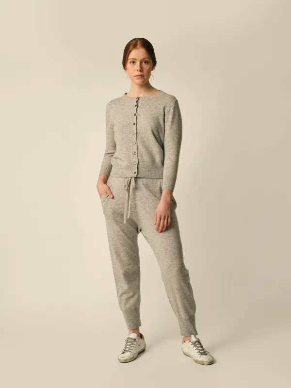 Pantalon jogger IGO sold by NAIF