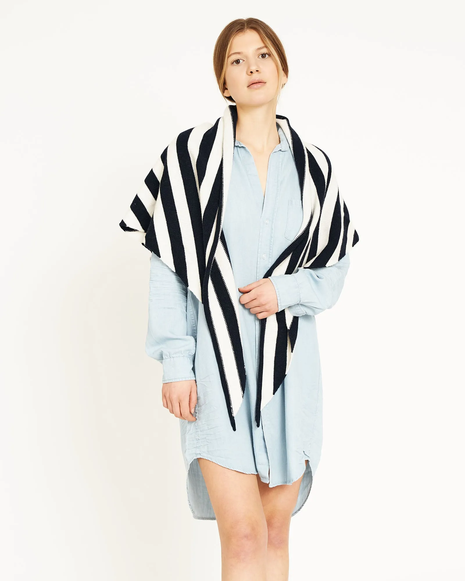 écharpe en laine et cachemire JOSIE sold by NAIF product image thumbnail 4