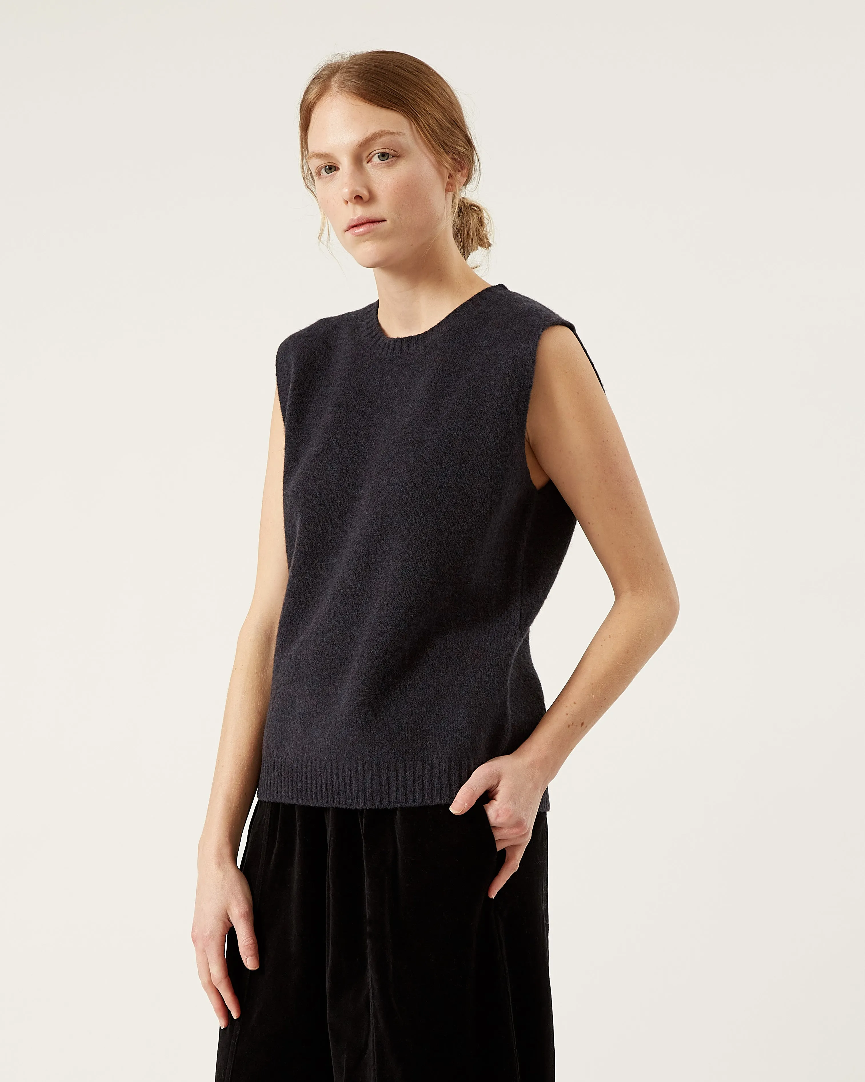 sweater sans manches en laine et yak KENNEDY sold by NAIF product image thumbnail 3