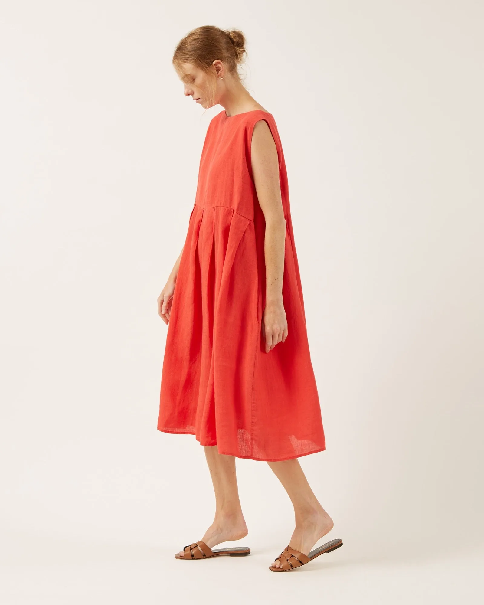 robe en lin LULLY sold by NAIF