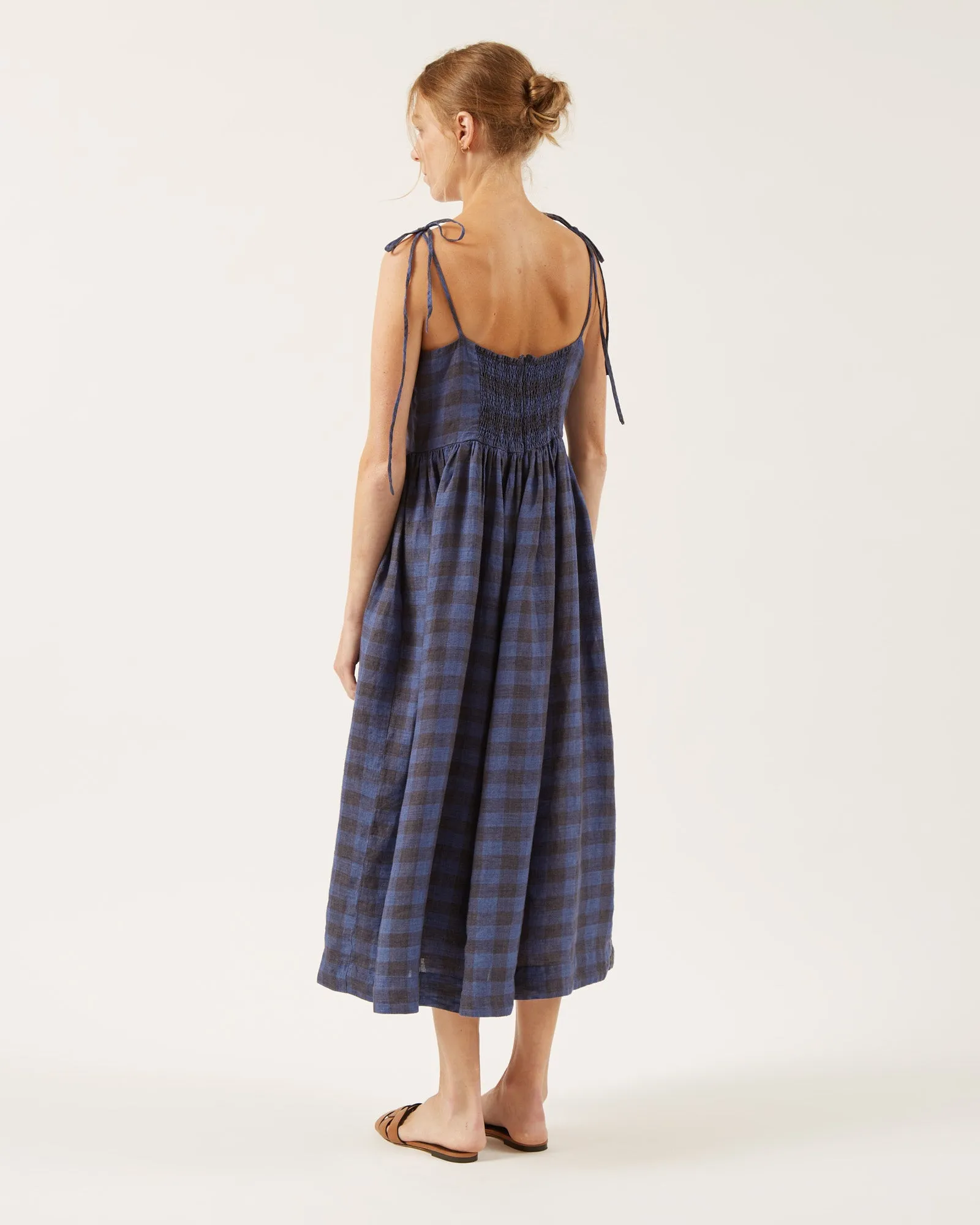 robe en lin GWEN sold by NAIF product image thumbnail 2