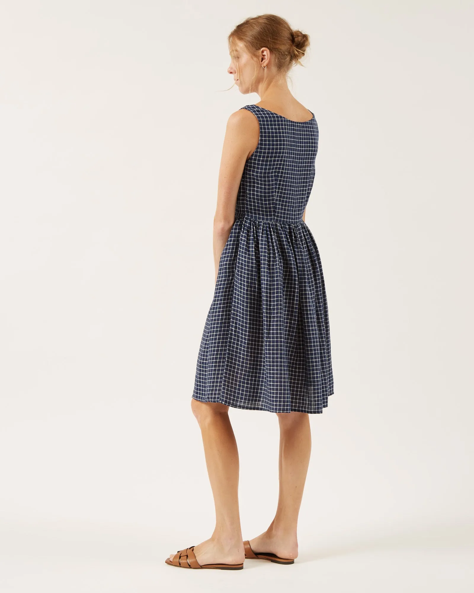robe en lin CARIMA sold by NAIF product image thumbnail 3